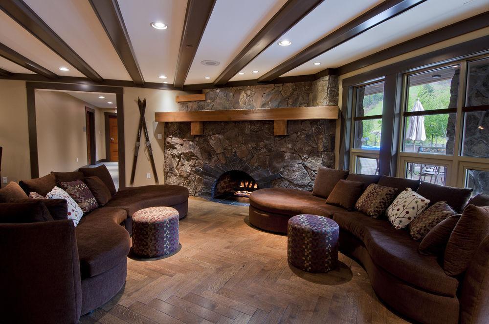 Lodging Ovations Hotel Whistler Bagian luar foto