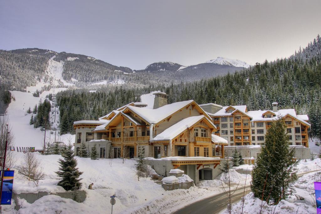 Lodging Ovations Hotel Whistler Bagian luar foto