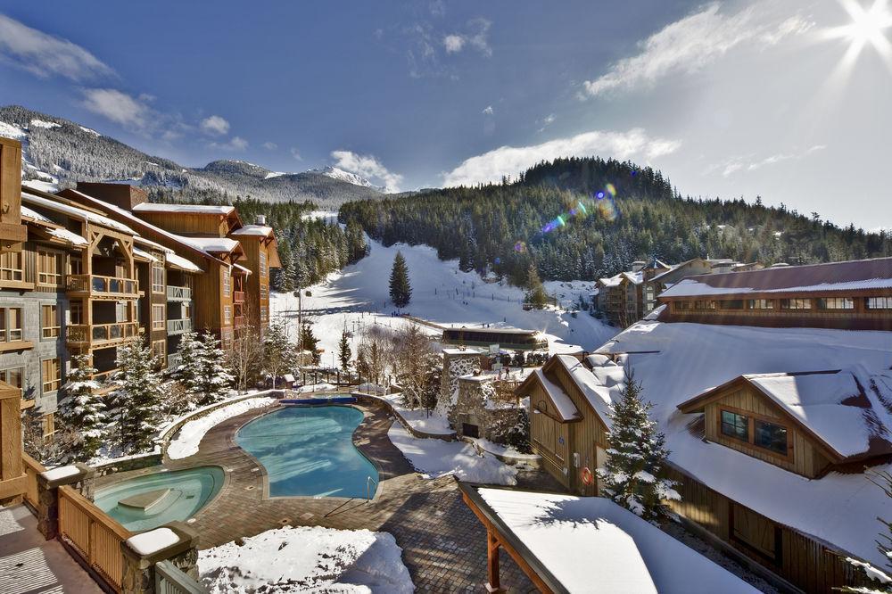 Lodging Ovations Hotel Whistler Bagian luar foto